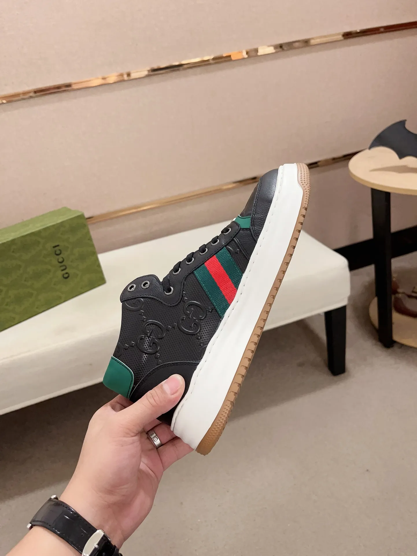 Men's clothing and shoes💰 520💰🇮🇹🇮🇹GUCCI (Gucci) top 🔍🔍 new models are on sale at the same time, the upper 🇮🇹 imported Italian first-layer cowhide, fully imported sheepskin lining 💪💪, completely 1⃣️compared 1⃣️Reproduction🇮🇹💪💪, ⚠Sole: The original sole is specially provided by the original factory, the exclusive movable molded sole is super comfortable, ⚠Original factory follow-up goods, 🔍🔍high quality, you can enter and leave the counter at will, welcome to compare⚠. Code number: 38-44 (45 is custom-made and cannot be returned or exchanged)